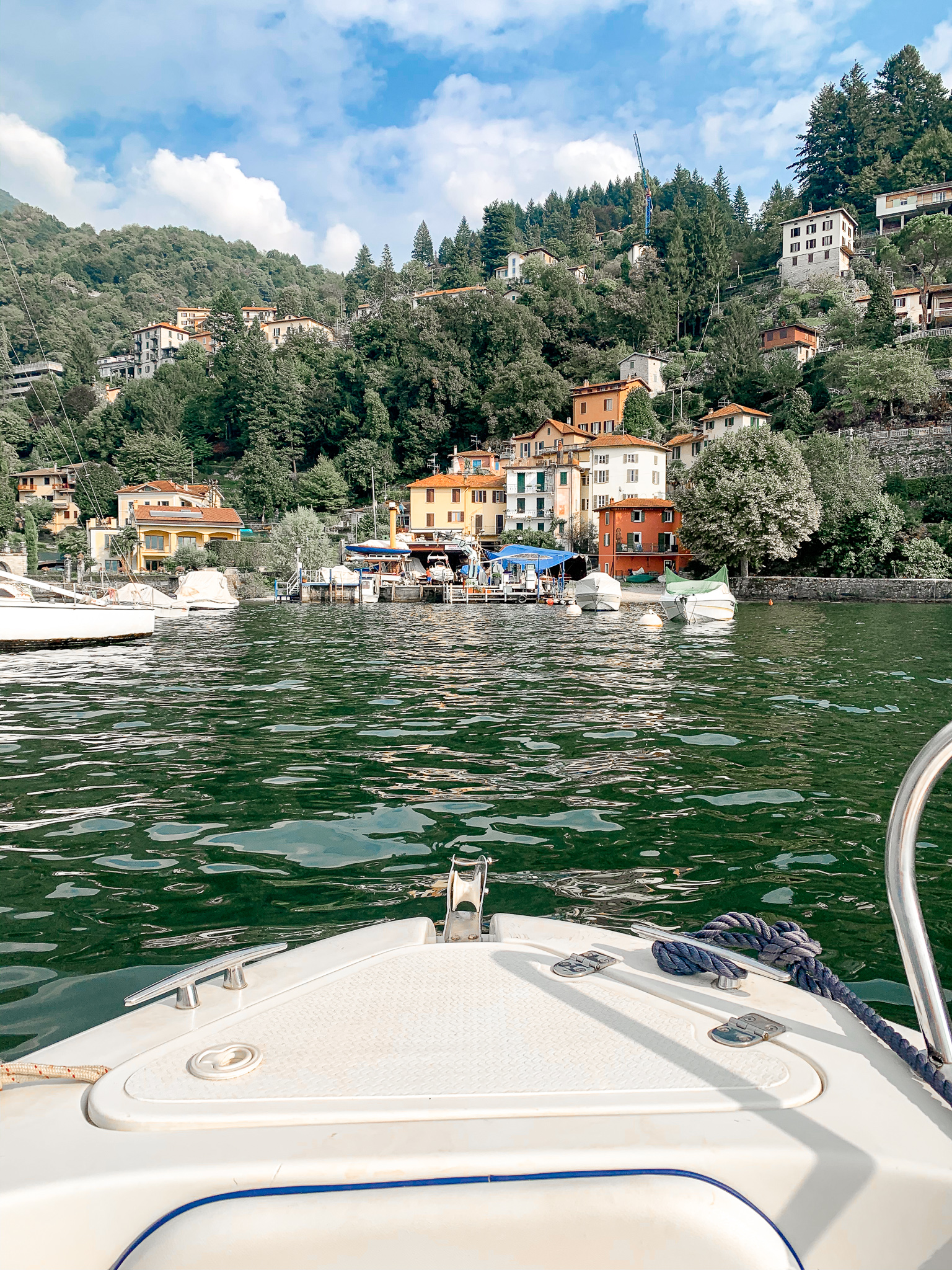 lake como italy scenery